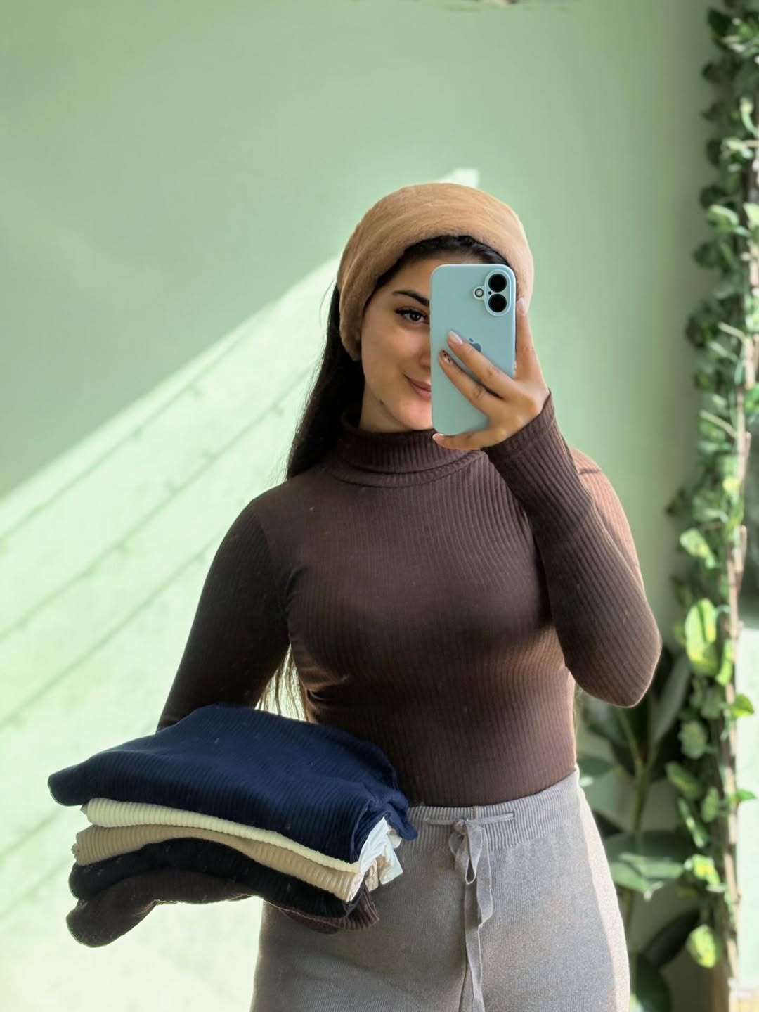 تصویر بادی یقه اسکی فینگردار 